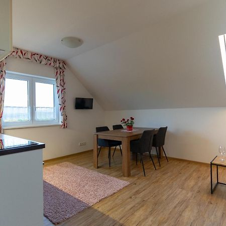 Apartmany Kohoutek A Slepicka V Novohradskych Horach Nové Hrady Exterior photo
