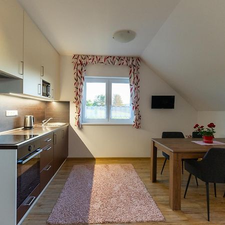 Apartmany Kohoutek A Slepicka V Novohradskych Horach Nové Hrady Exterior photo