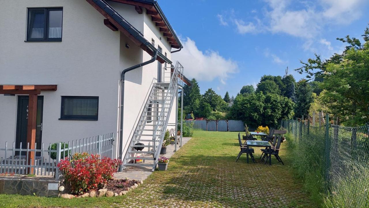 Apartmany Kohoutek A Slepicka V Novohradskych Horach Nové Hrady Exterior photo