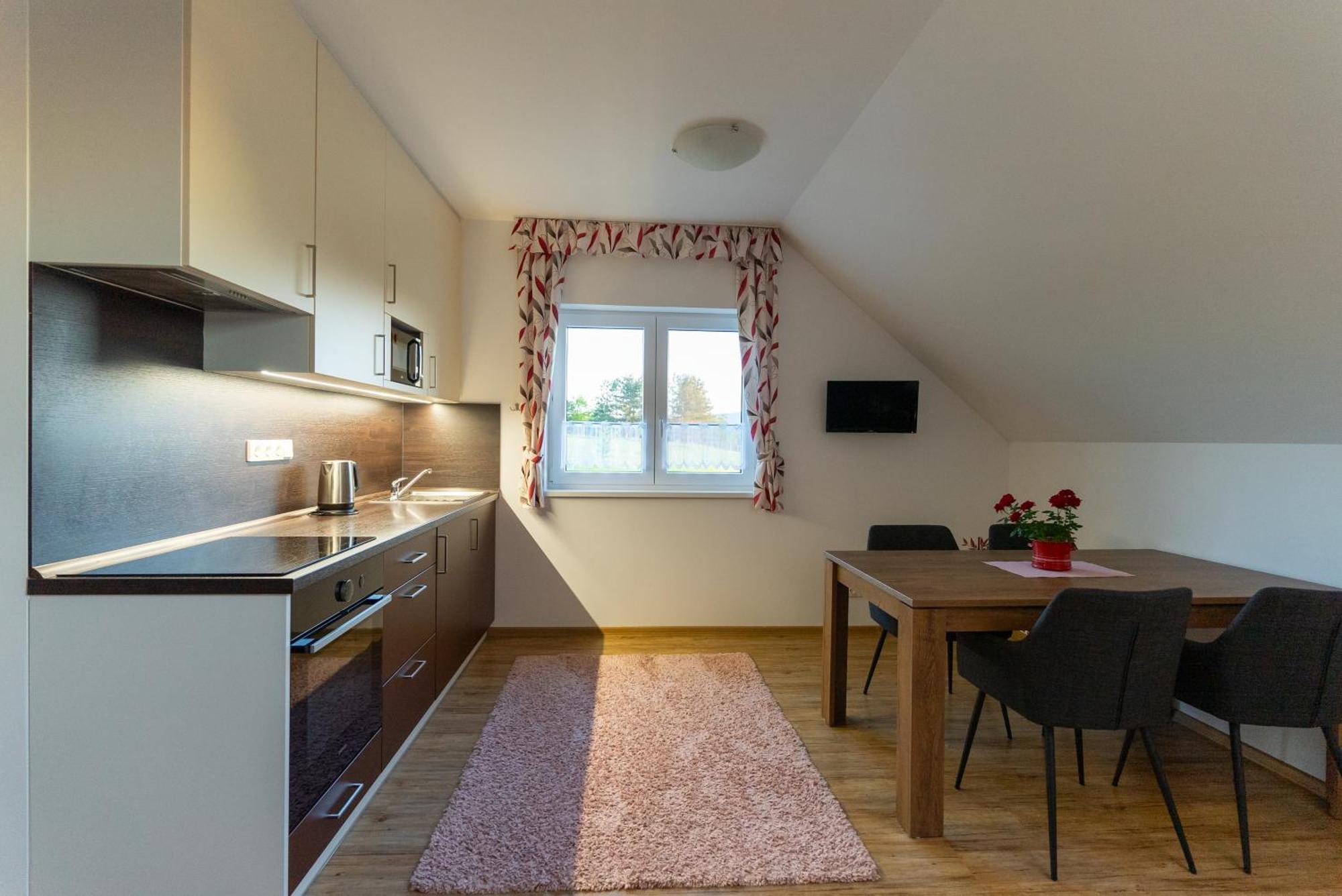 Apartmany Kohoutek A Slepicka V Novohradskych Horach Nové Hrady Exterior photo